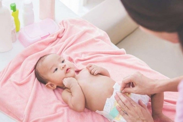 Dịch vụ tắm bé sơ sinh tại nhà nào tốt nhất hiện nay, Giá bao nhiêu?