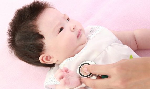 Cách chăm sóc trẻ sơ sinh bị viêm phổi giúp trẻ mau hồi phục