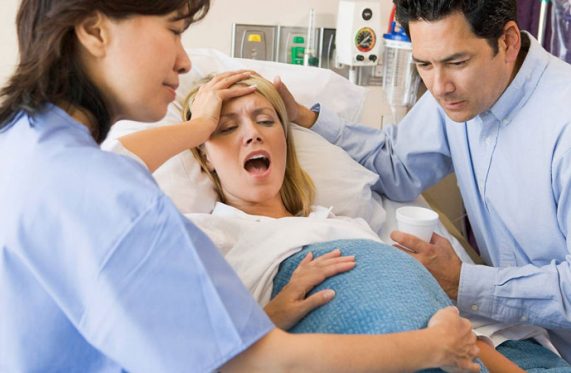 Cơn gò như thế nào thì nhập viện để sinh?