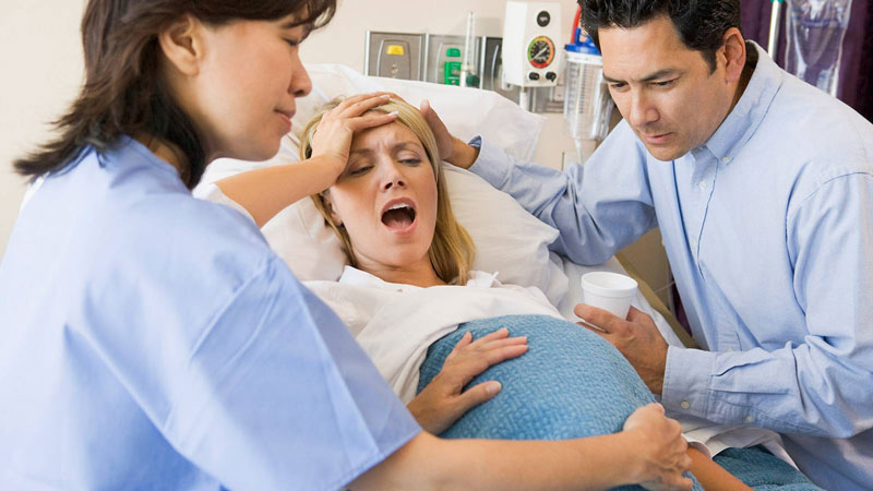 Uống thuốc kháng sinh khi mang thai tuần đầu có ảnh hưởng gì?